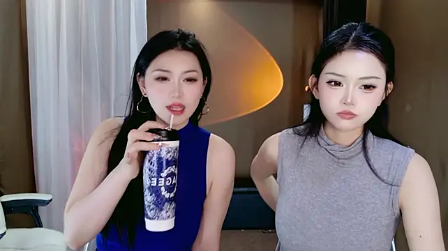 Banana-Milk69 - 双人脱衣舞