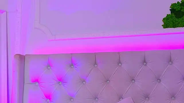 ElisaCharm - turn me on with this 😈