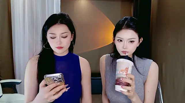 Banana-Milk69 - 双人脱衣舞