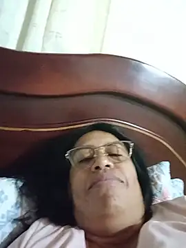 Emilif_ - squeeze tits 🍒
