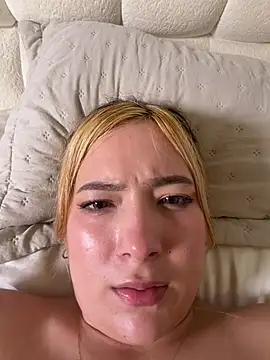 Carososo_ - finger pussy and salirte in bathroom