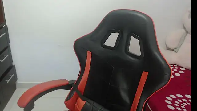 Emily_sexxx - make me wet? pussy play with you!!