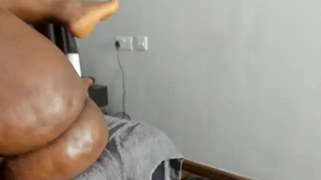 Naughty_bigass - squrting