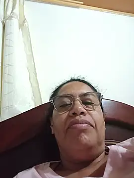 Emilif_ - squeeze tits 🍒