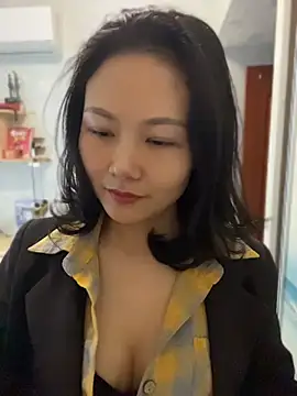 Cucu25671 - 半裸内内里的特写
