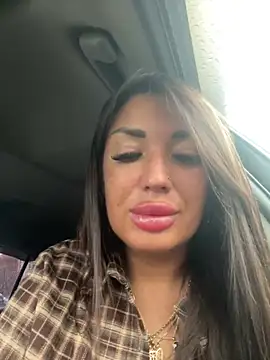 RuslanaXX - Squirt and drink in pablick