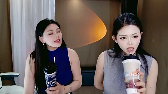 Banana-Milk69 - 双人脱衣舞
