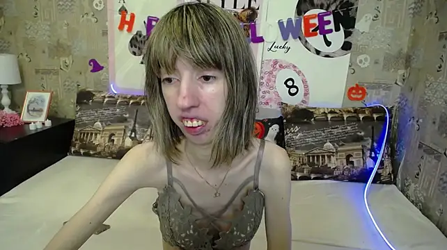 Unusual_G - topless 10 min