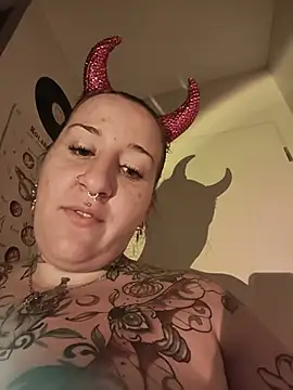 Thelittledevil388 - Voir mes seins