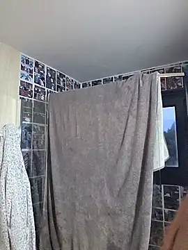 Kylie_blck - FlashTits+LivePic+1SurpriseVideo
