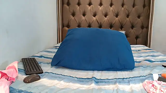 CHOCKYCHOCX2 - explore my new dildoes +anal plug