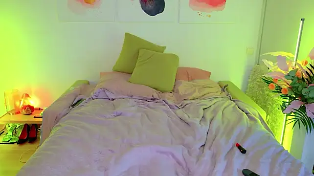 Ariana_Petite