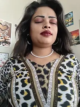 Pinky-2 - Oiling My Sexy Pussy Hole