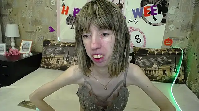 Unusual_G - topless 10 min