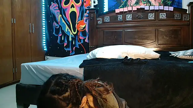 MINI_Petite - pety come down /Suck finger