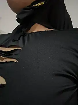 Aylin_arabic - Oil on boobs