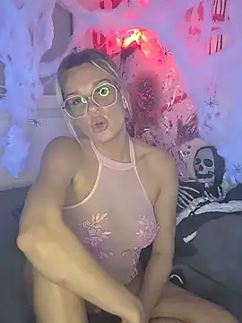 SpicyVicky - Squirt sur la porte de votre choix