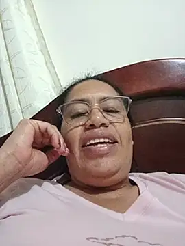 Emilif_ - squeeze tits 🍒