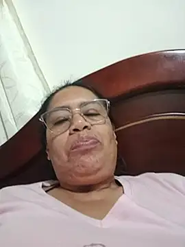 Emilif_ - squeeze tits 🍒
