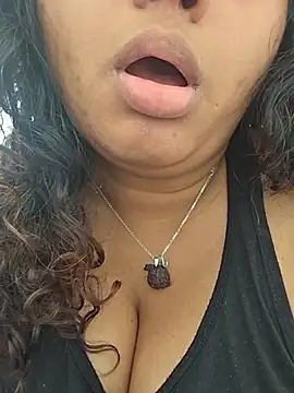 Spicy-Queen1 - Nude In public