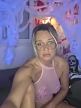 SpicyVicky - Squirt sur la porte de votre choix