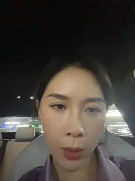 Zoe-520 - 公司男厕所黑丝高跟喷水水