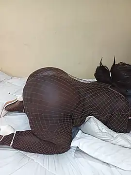 Bubble-butt888 - Slap ass open pussy laying sideways