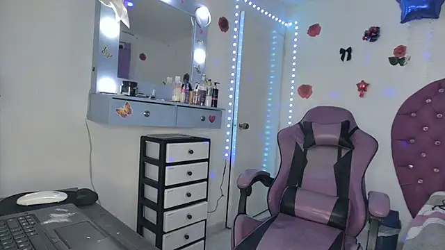 Soffy_rosses - Spanks Ass