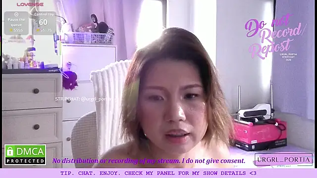 Urgrl_portia - Fuck dildo + wand for 3 mins