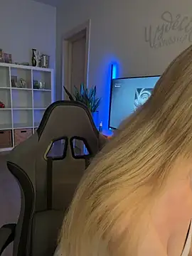 Love_Bri - Make my pussy very good