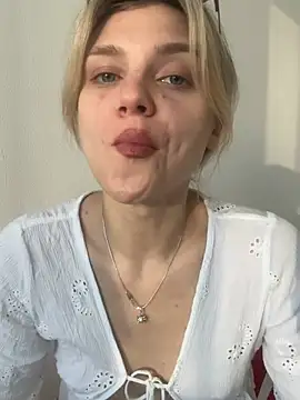 ValenciaShock - ZOOM PUSSY+ SPANK PUSSY BY DILDO