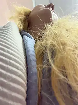 AdelRich - Show tits in cafe
