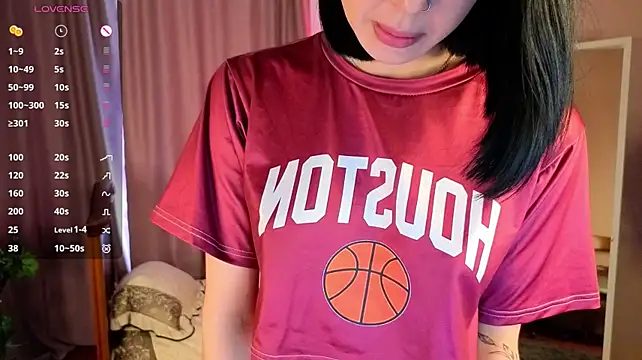 Vonen_rayy - Pull up panties and squats on camera