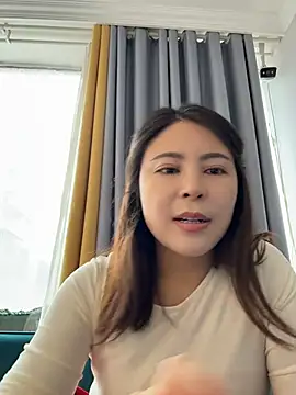 YaoYao8888 - 店门口脱掉内裤直播两分钟