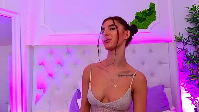 ElisaCharm - turn me on with this 😈