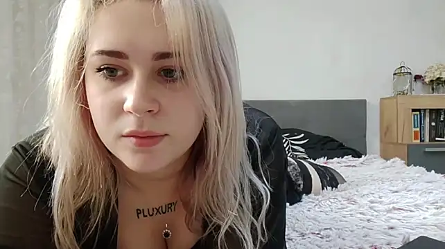 IsaWhitton - Beautifully squeeze the boobs