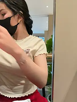 Linh_2004 - Make me cum squirt on public