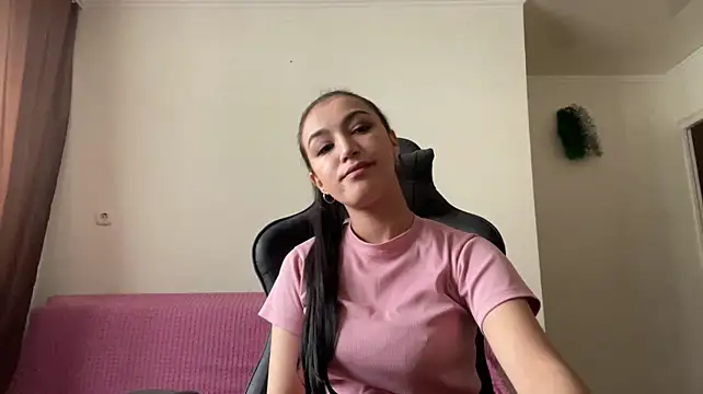 MellisaPac - Show my face close to cam