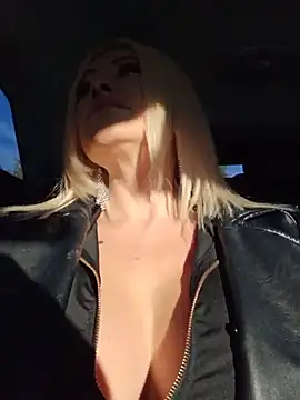 MILFBARBY - Make me squirt in public place