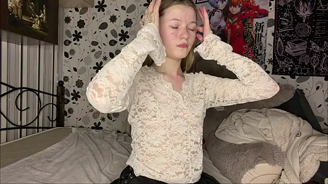 LynHillaire