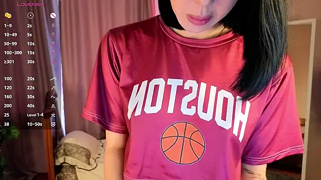 Vonen_rayy - Pull up panties and squats on camera