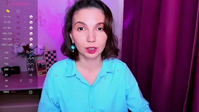 KindHazelHere_ - Catch a kiss for good luck