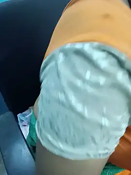 Tamil_Vennila_ - Top remove