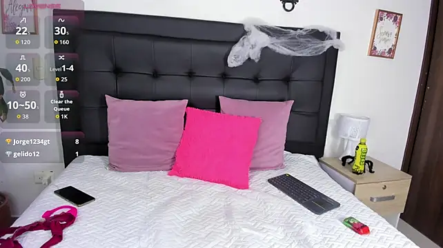 Amara-love - dildo in pussy + contol de lush 5min