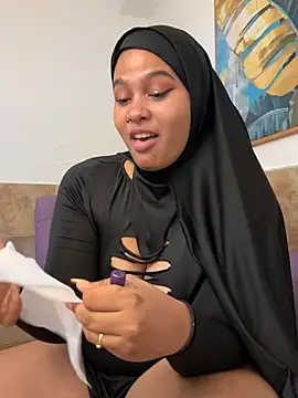 Aylin_arabic - I rub my ass and it throbs.