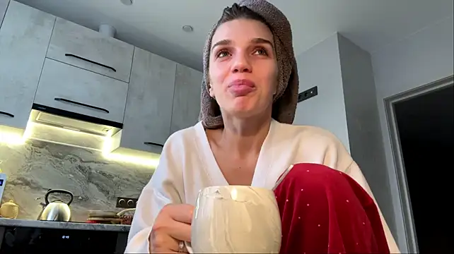 TrishIsaac - I'll show off my sexy legs)))))🔥👅👄