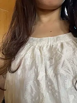 ZhiXia-520 - 户外小穴特写玩小粉3分钟