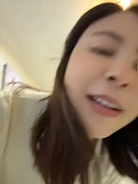 YaoYao8888 - 店门口脱掉内裤直播两分钟