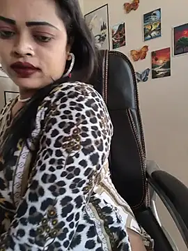 Pinky-2 - Oiling My Sexy Pussy Hole