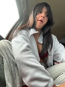 JulliaVegas - Squirt
